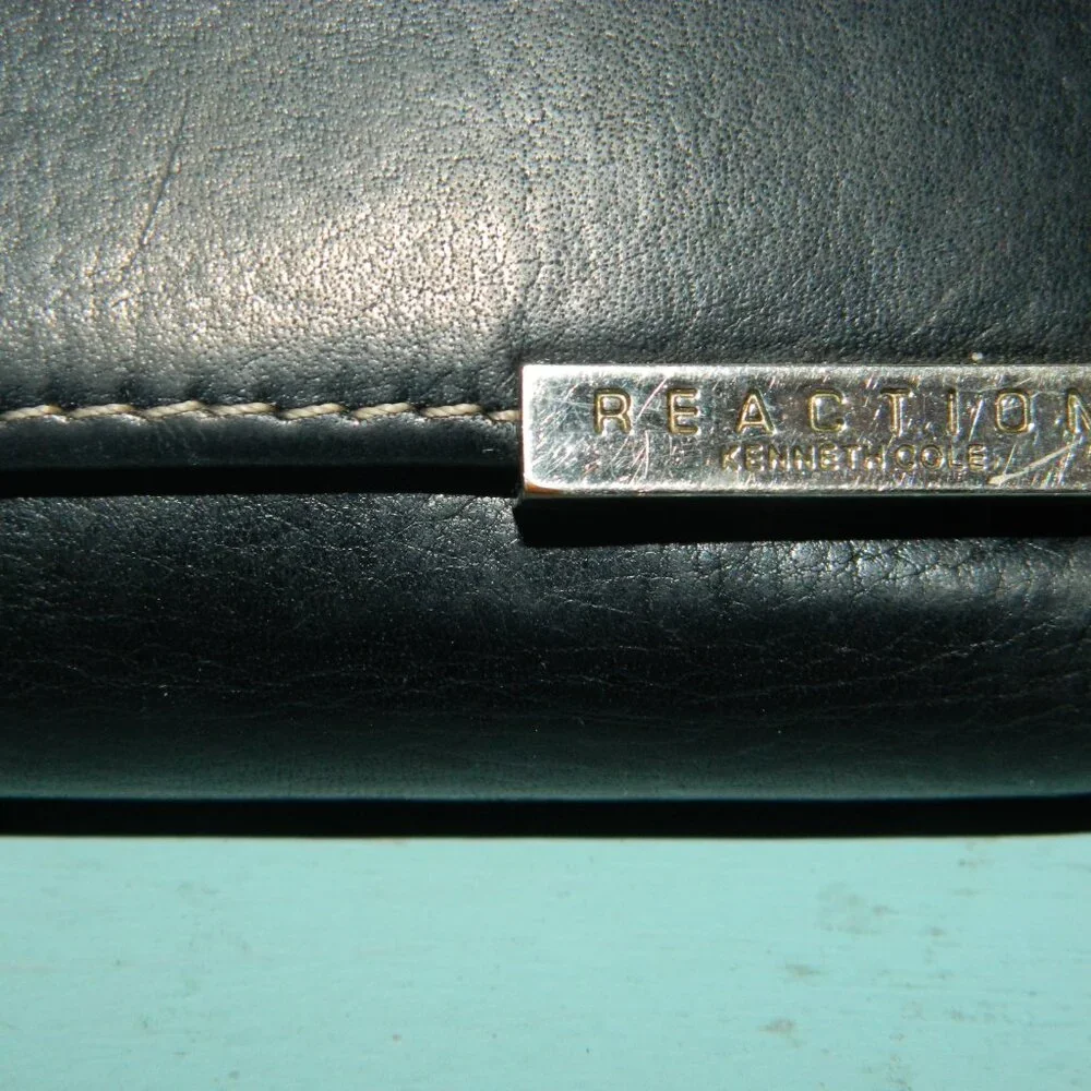 Kenneth Cole Reaction Trifold Wallet (Y-4)